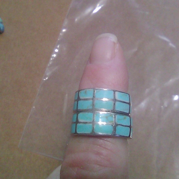 TURQUOISE VINTAGE EARRINGS AND RING - Picture 12 of 12